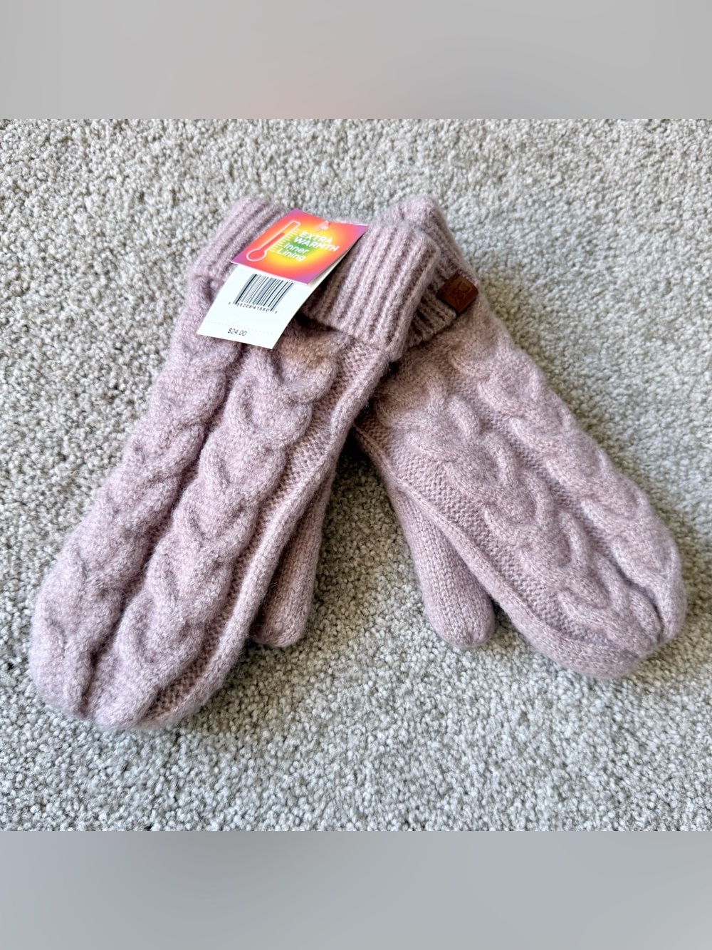 NWT David & Young Diamond Cable Mittens women’s OS